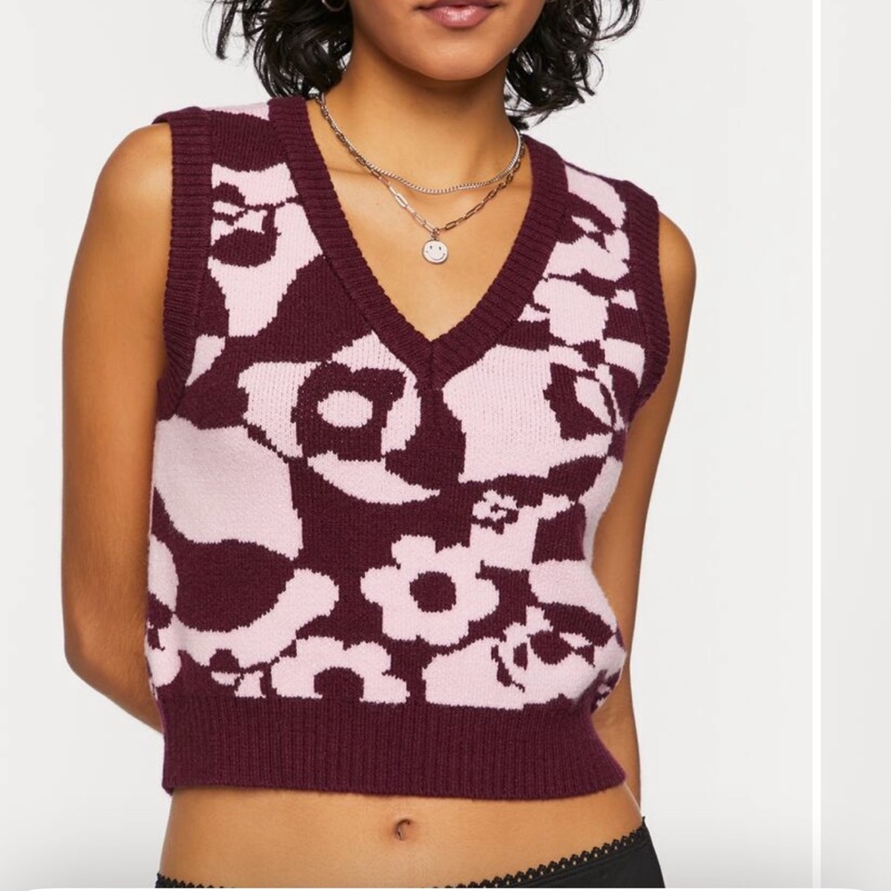 Forever 21 abstract floral print cropped sweater vest Size